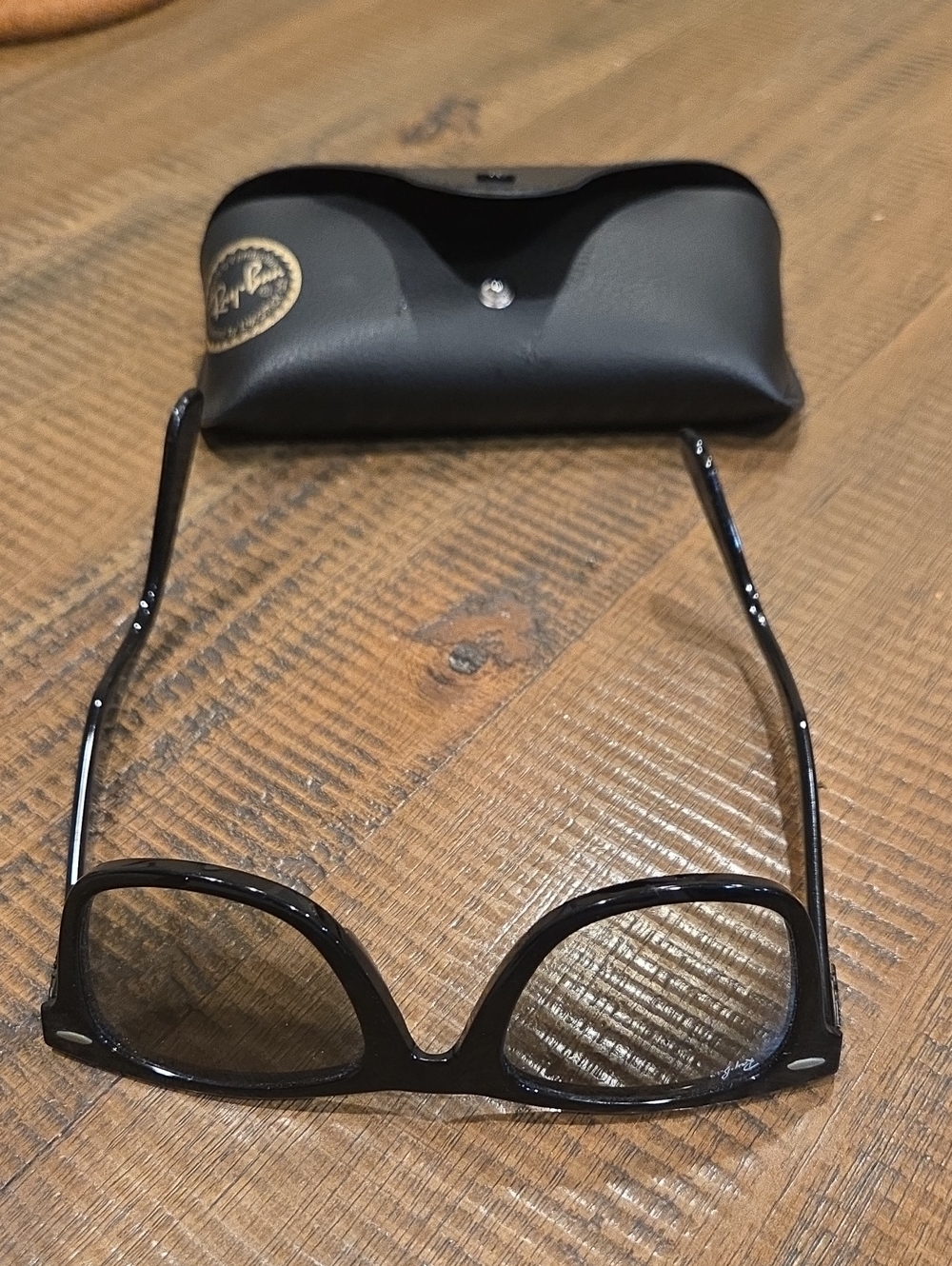 Ray-Ban Black Women's Sunglasses with Case